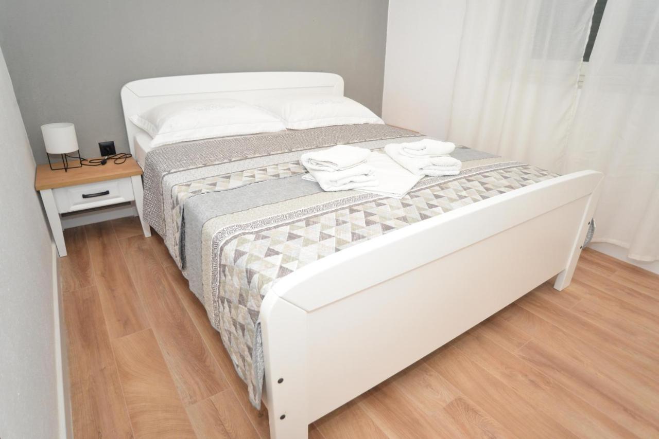 Apartment Ante Биоград-на-Мору Экстерьер фото